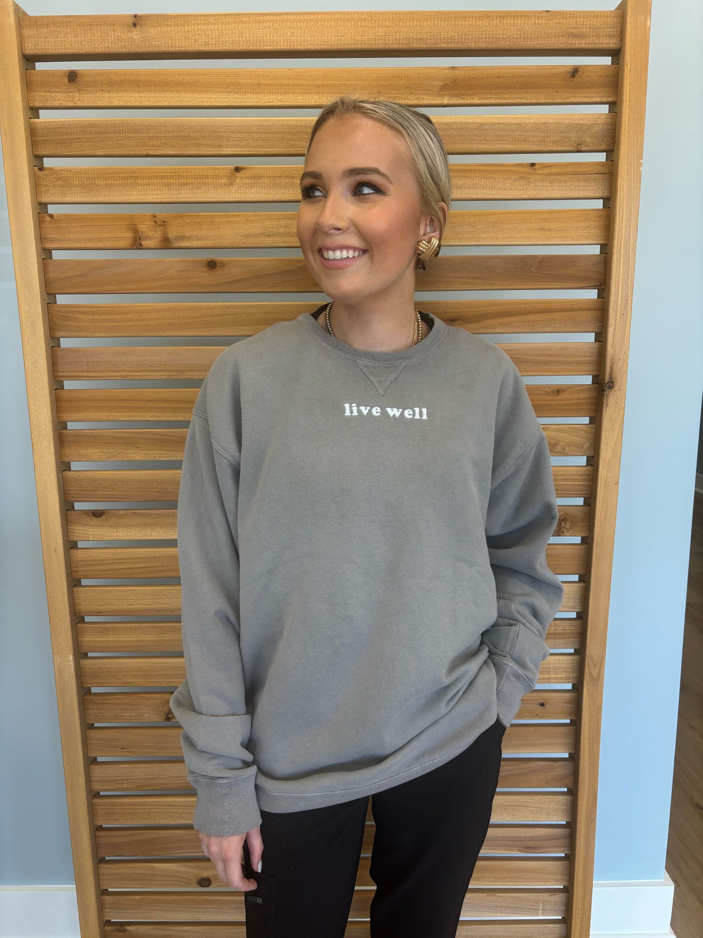 live well - sweatshirt