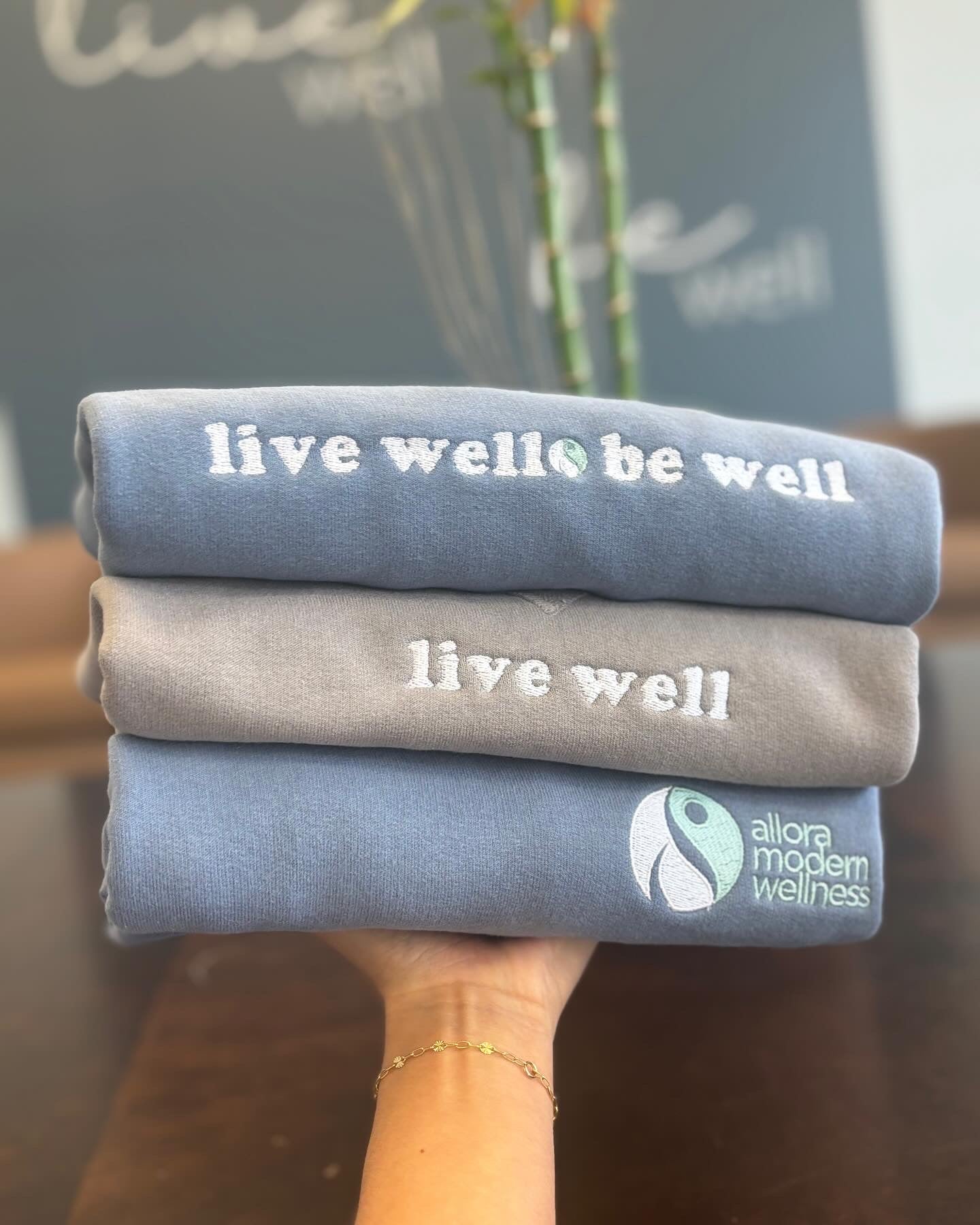 live well be well - sweatshirt